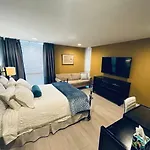 Best Location West La Spacious Condo With Hottub