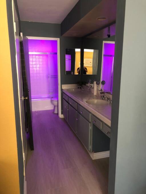 Apartment Location West La Spacious With Hottub Los Angeles