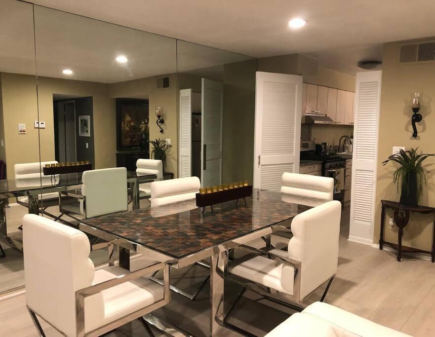 Location West La Spacious With Hottub * Los Angeles