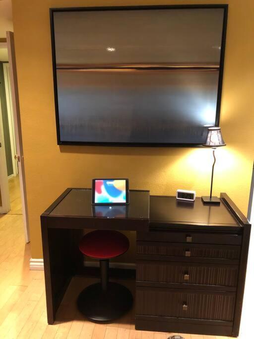 Location West La Spacious With Hottub Apartment
