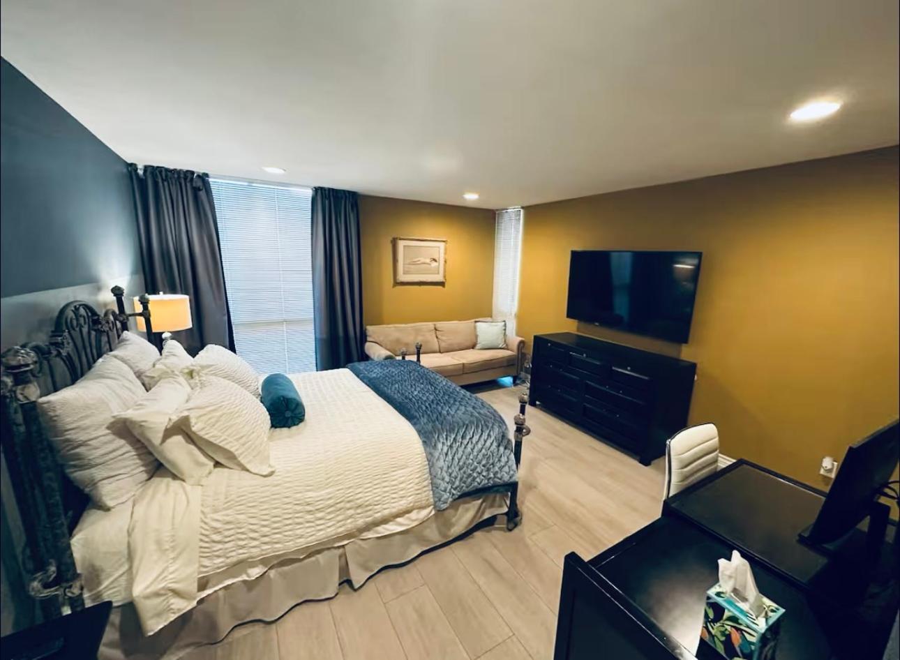 Location West La Spacious With Hottub *