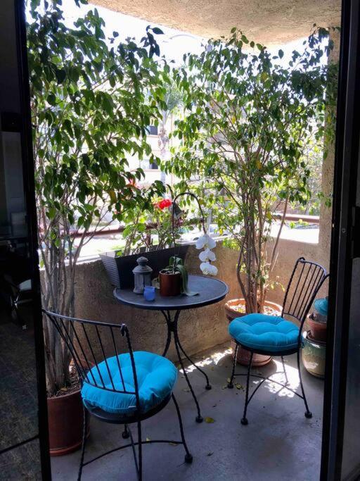 Location West La Spacious With Hottub Los Angeles